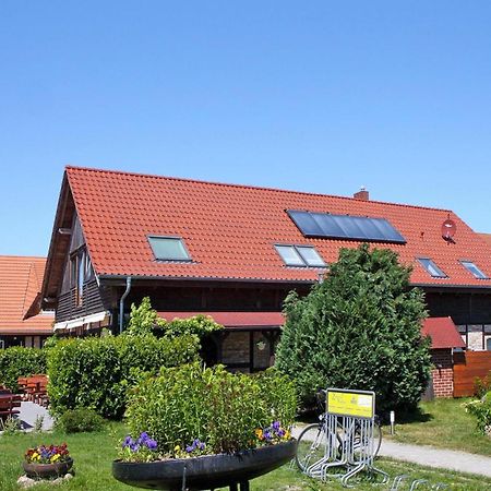 Farmstay Neuendorfkrug, Luetow Lutow Экстерьер фото